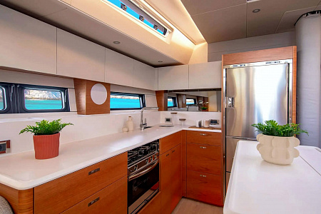 Парусная яхта Hanse 590